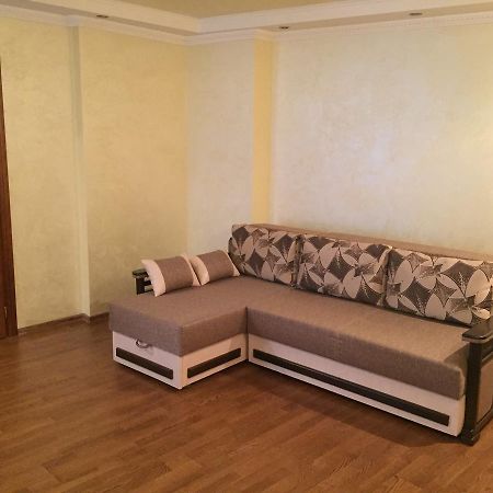 Apartment On Kostyushka 20 リヴィウ エクステリア 写真